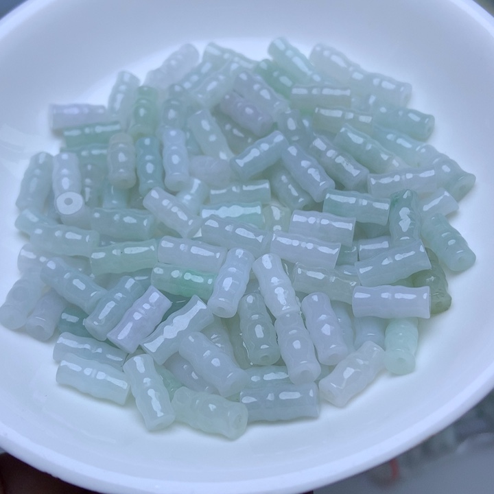 散珠翡翠卡4.5乘9.7冰绿白竹节50个