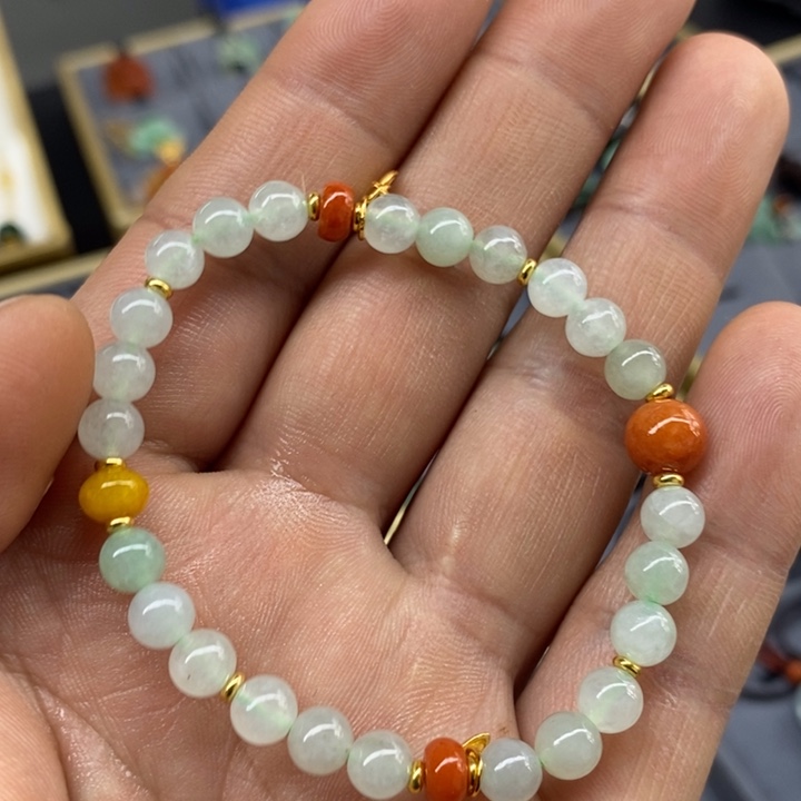 翡翠颈饰未镶嵌手链