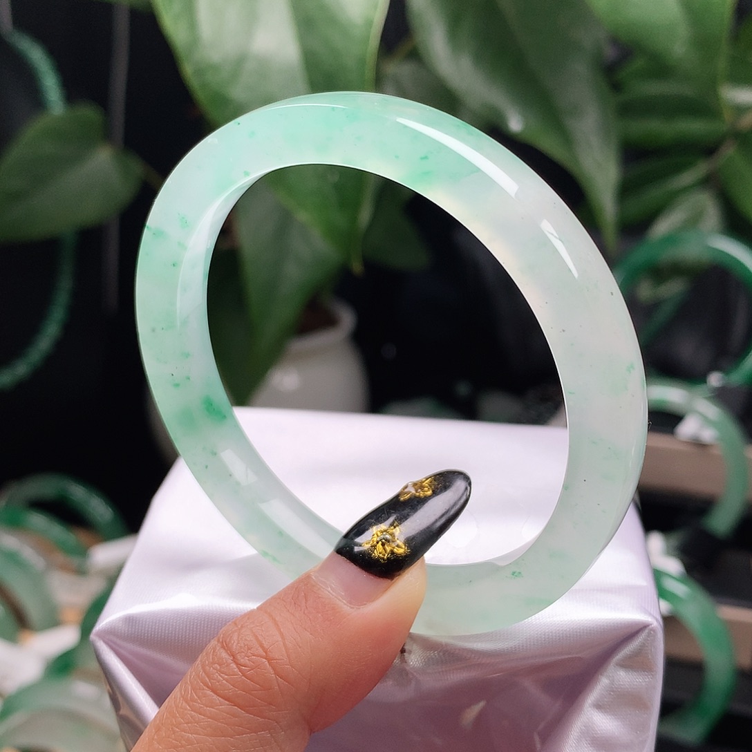 石英质玉未镶嵌手镯56