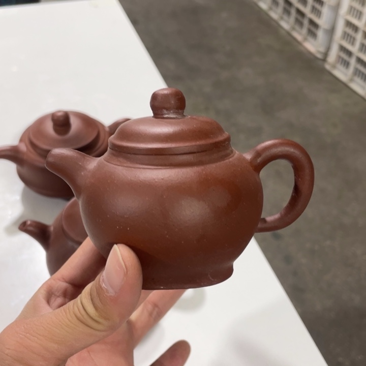 紫砂茶壶老厂紫砂壶一件。