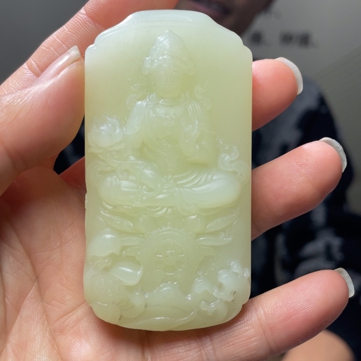 和田玉未镶嵌把件