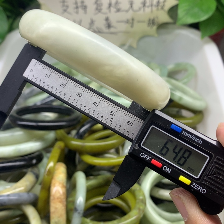 蛇纹石玉未镶嵌手镯5