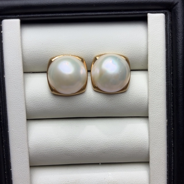 耳饰拼合珍珠（马贝珠）18K金镶嵌