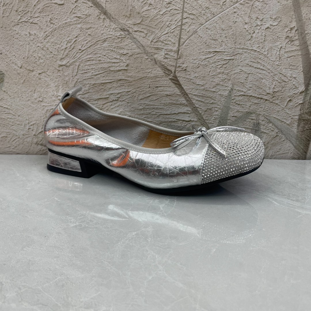 单鞋女 (牛皮)0658-9(孤品) e区39码