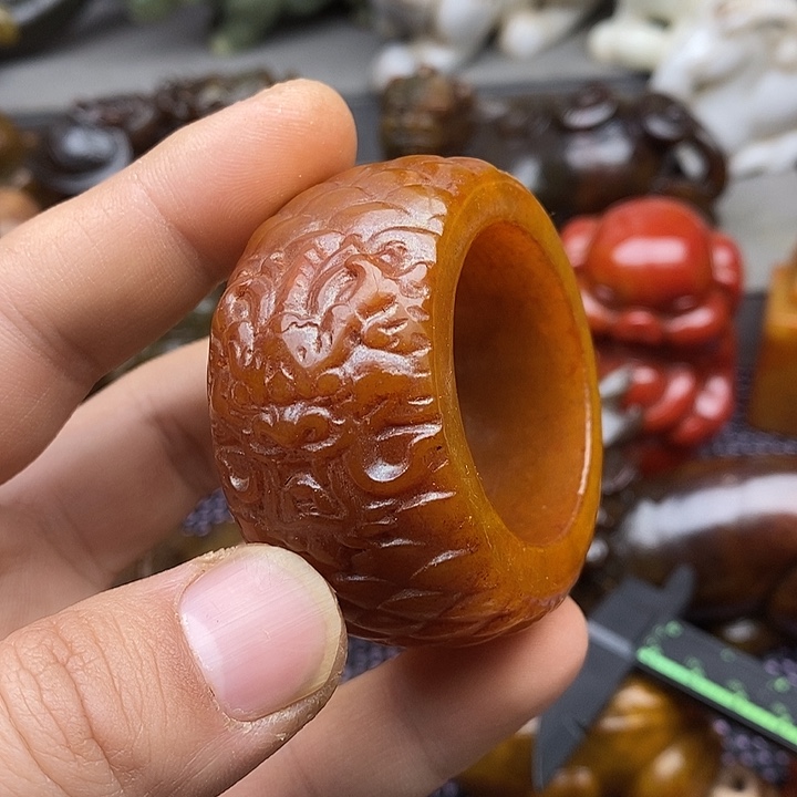 未镶嵌蛇纹石玉颈饰