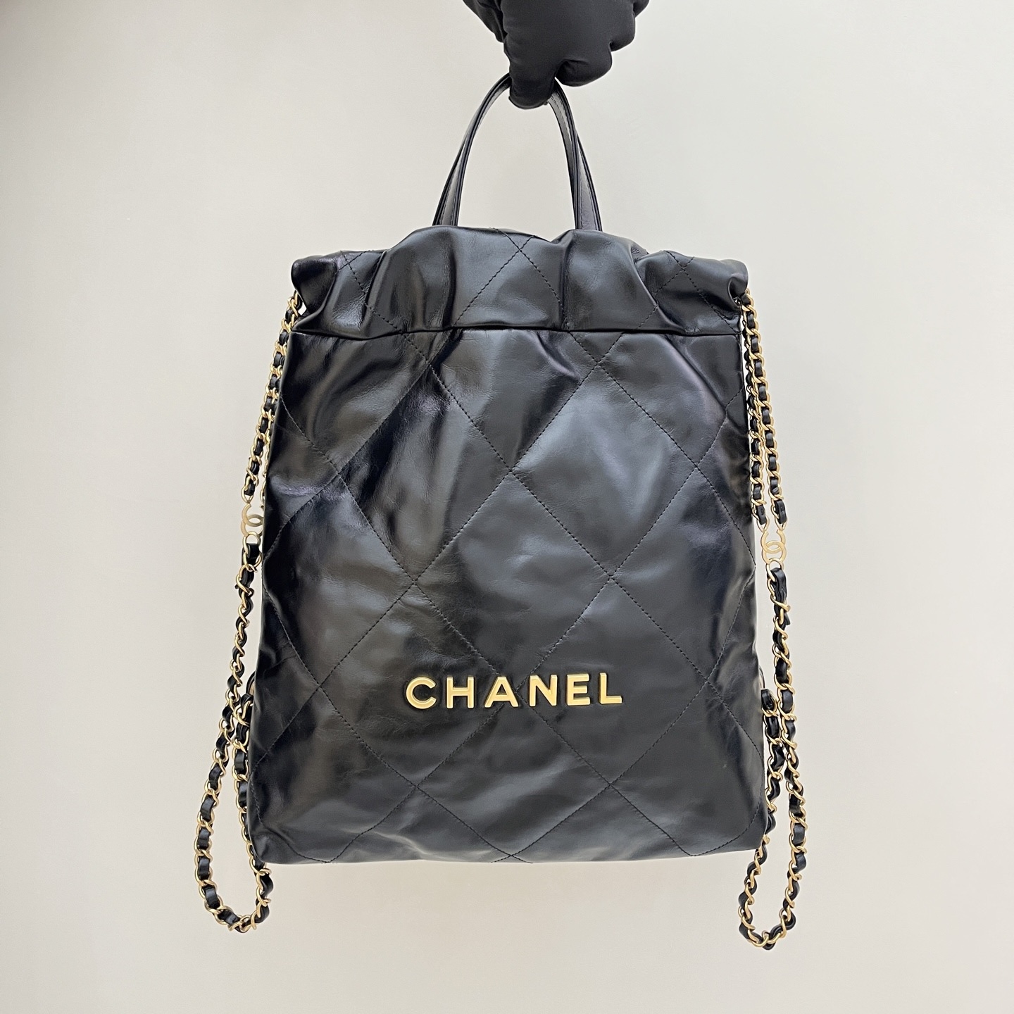 95新 Chanel/香奈儿 正品 22bag 黑金双肩包 