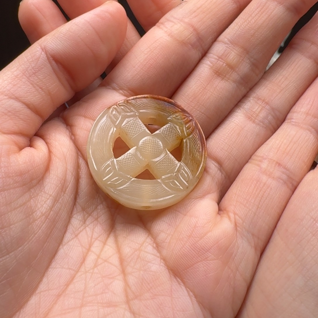 和田玉颈饰未镶嵌一**伴