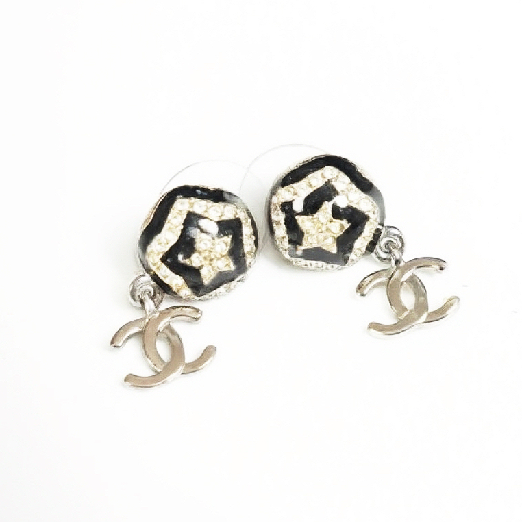 Chanel 黑白钻五角星小logo耳钉