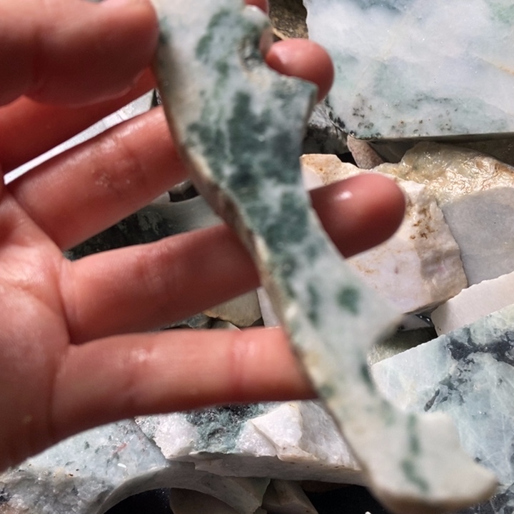 翡翠颈饰未镶嵌天然翡翠