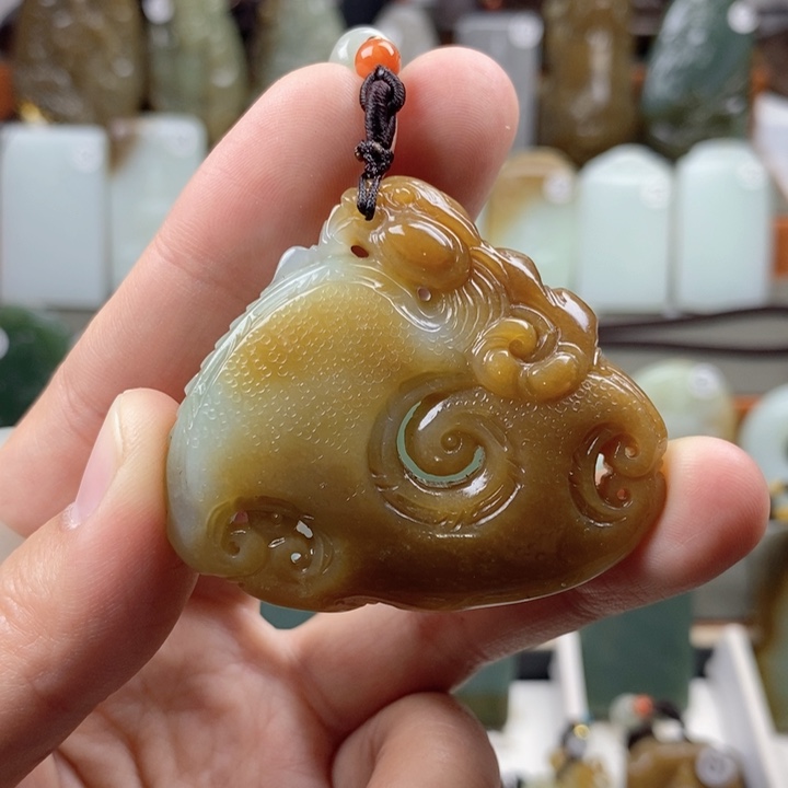 和田玉（糖玉）未镶嵌颈饰