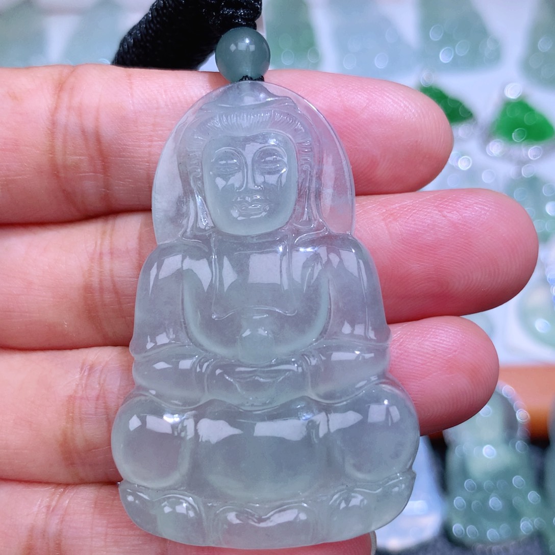 翡翠未镶嵌颈饰观音