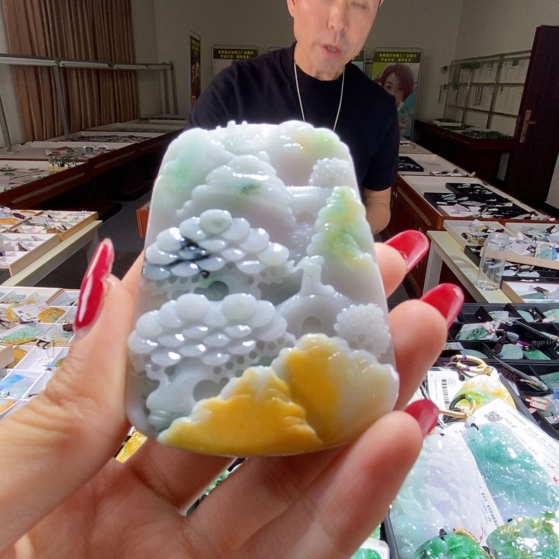翡翠未镶嵌颈饰翡翠