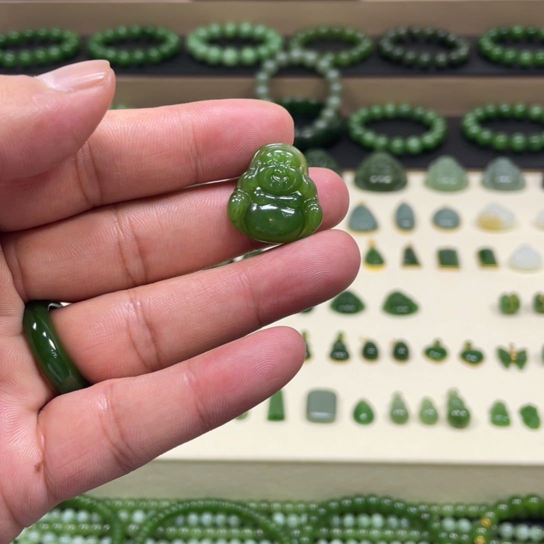 今***么和田玉（碧玉）未镶嵌颈饰