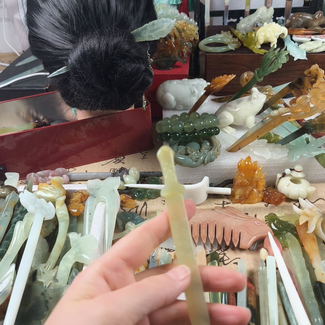 蛇纹石玉发饰合金