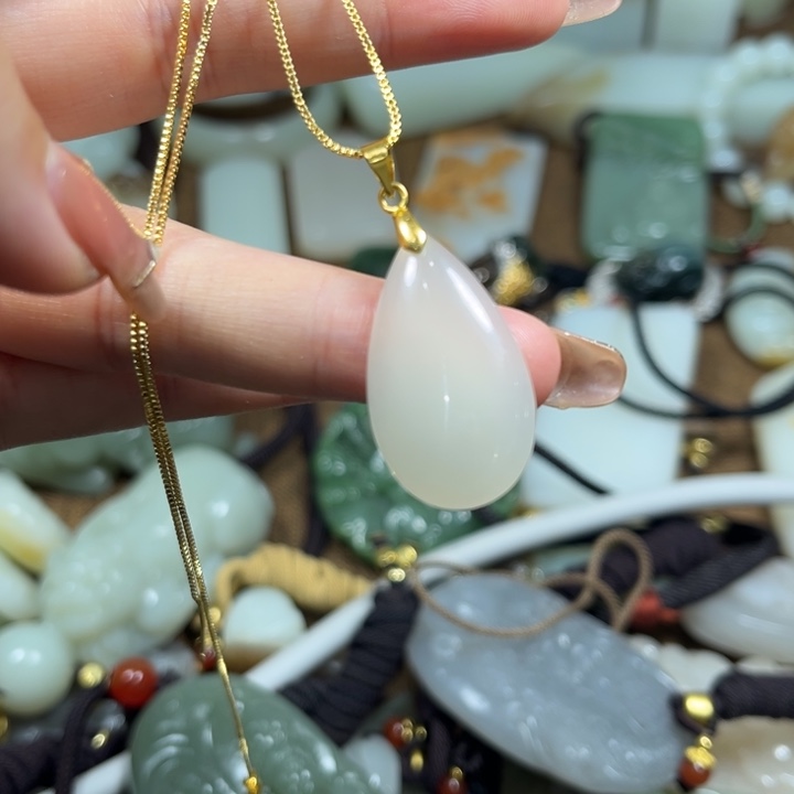 和田玉未镶嵌颈饰