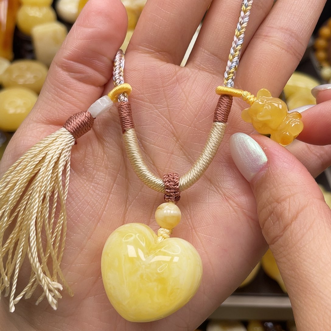 蜜蜡裸石未镶嵌蜜蜡