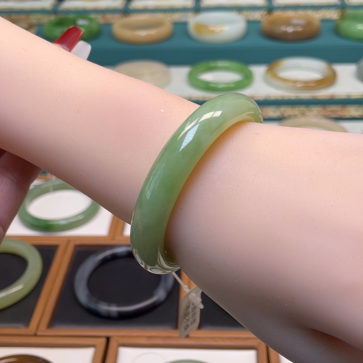 和田玉手镯未镶嵌53