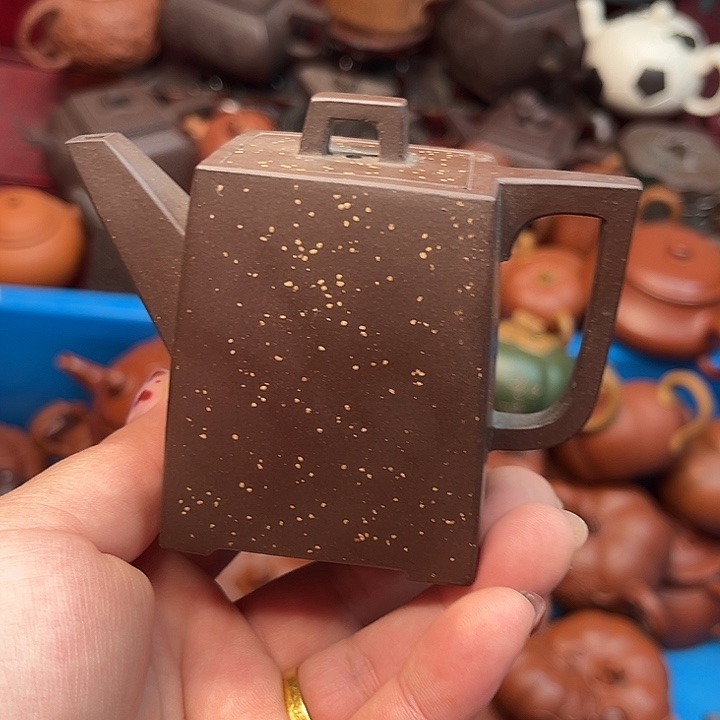 紫砂茶壶瑕疵……………………