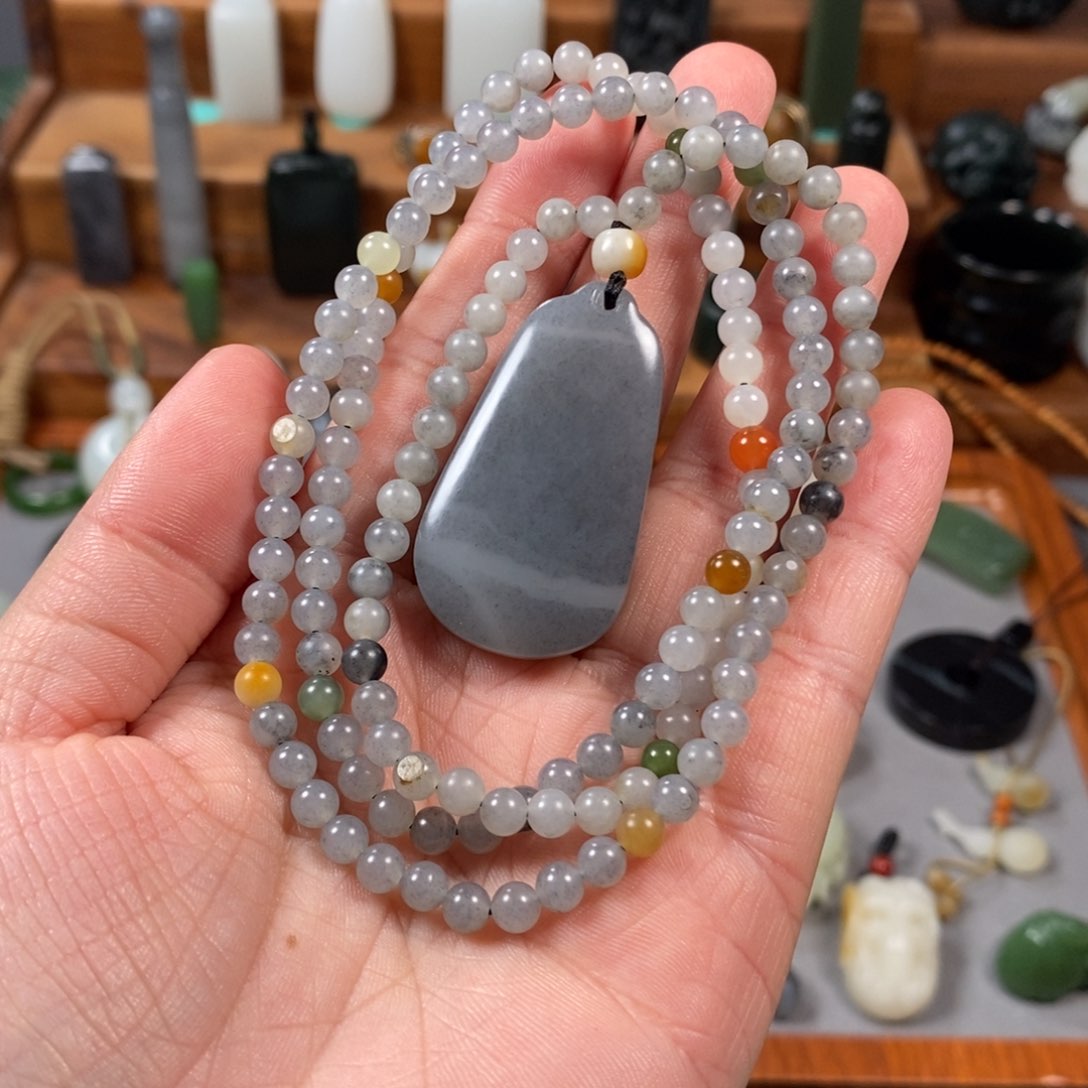 颈饰未镶嵌和田玉