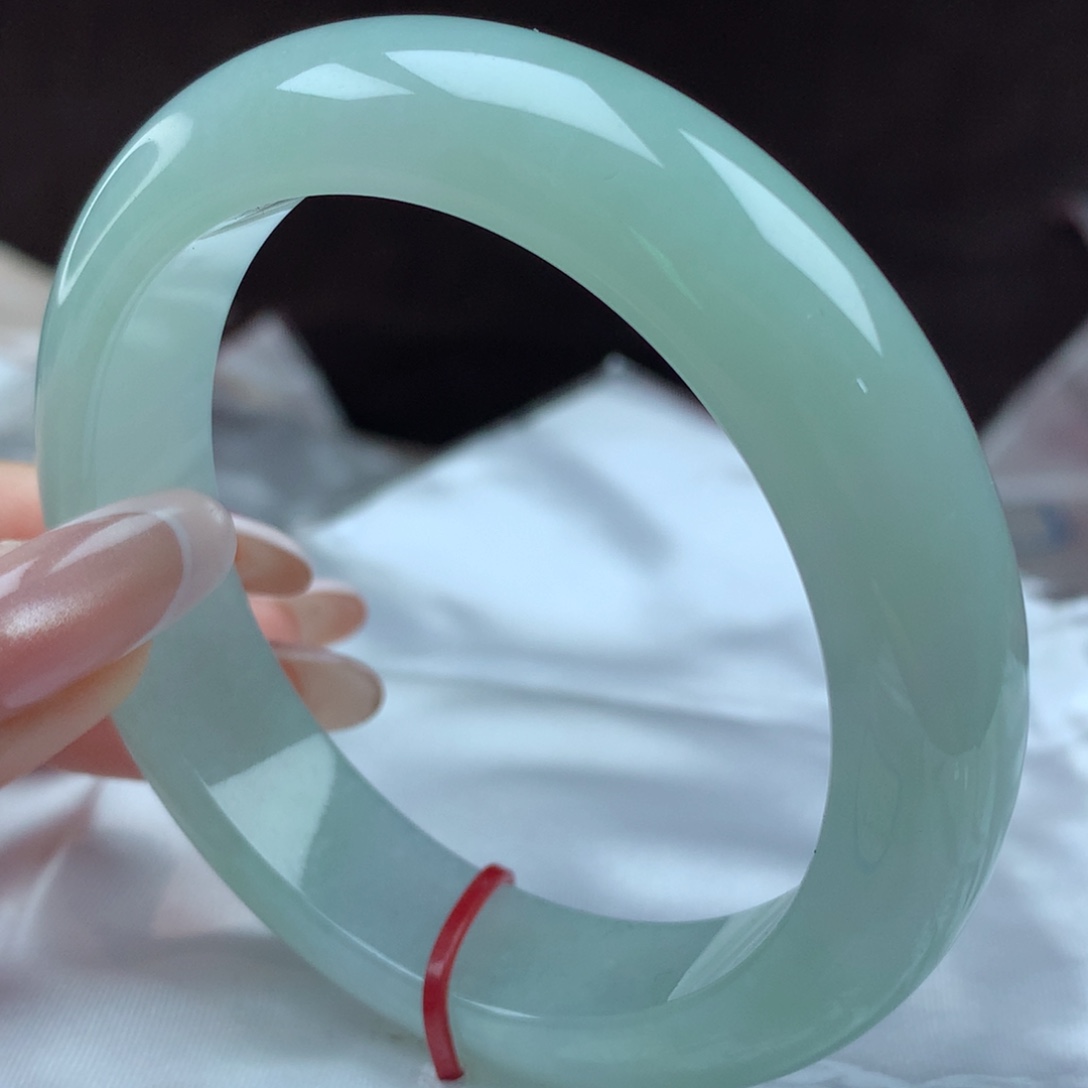 翡翠手镯未镶嵌66012，