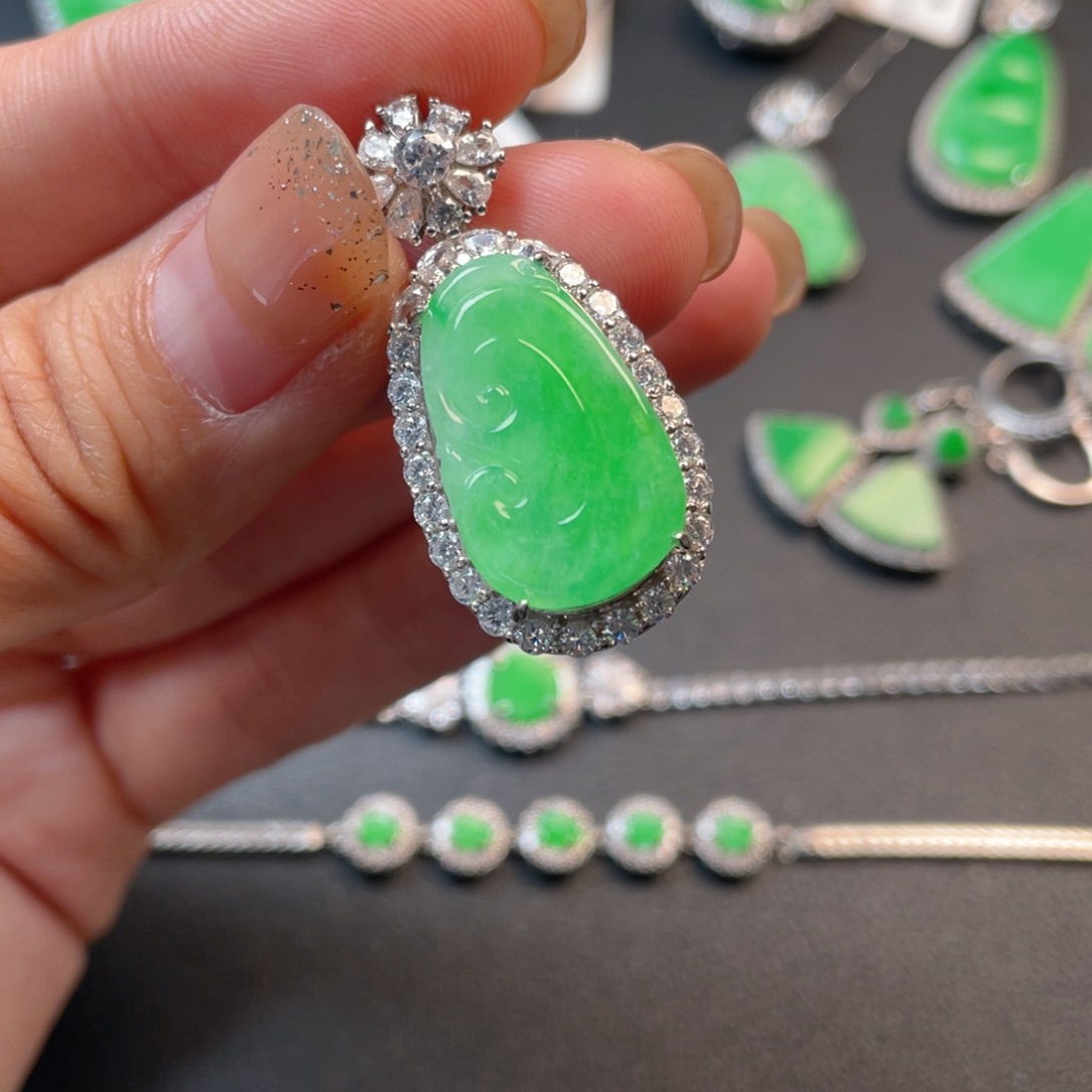 翡翠吊坠(不含链)银S925镶嵌