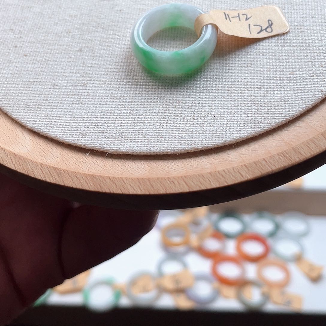 翡翠戒指未镶嵌L*L20 号港 11.12