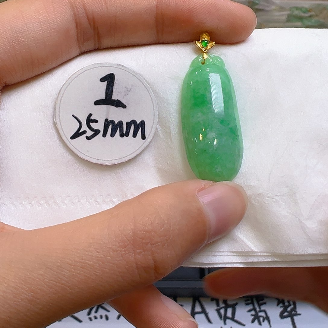 翡翠颈饰18K金镶嵌翡翠