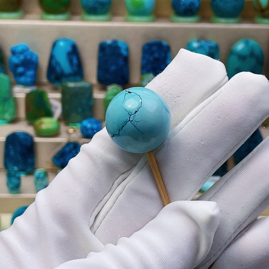 绿松石未镶嵌颈饰