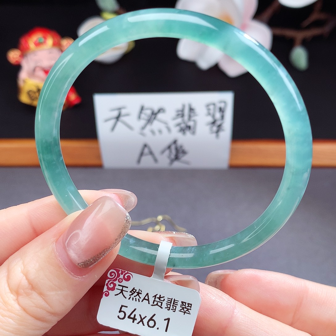 翡翠手镯（圆镯）未镶嵌