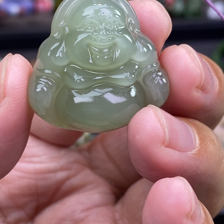 欣***奕和田玉未镶嵌颈饰