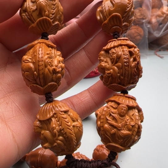 橄榄核手串雕刻工艺