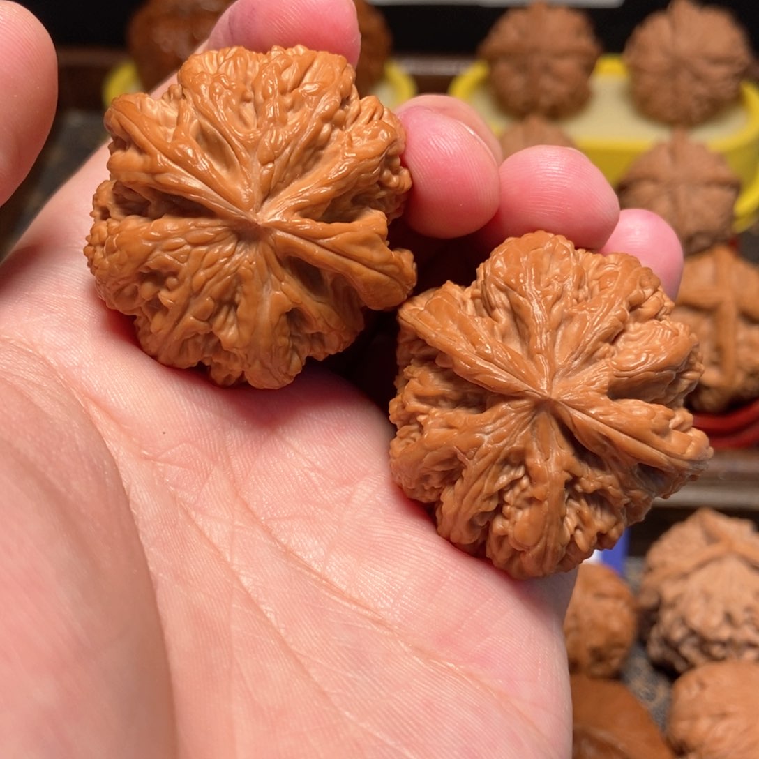 吊坠文玩核桃?粗筋