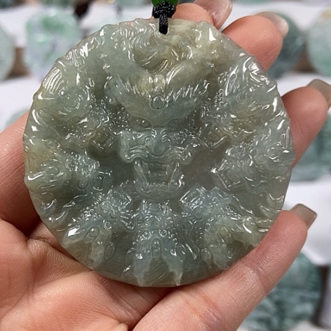 翡翠颈饰未镶嵌九龙福利