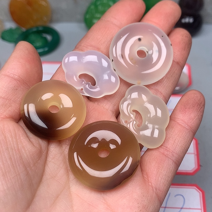 笑***生玛瑙/玉髓未镶嵌颈饰