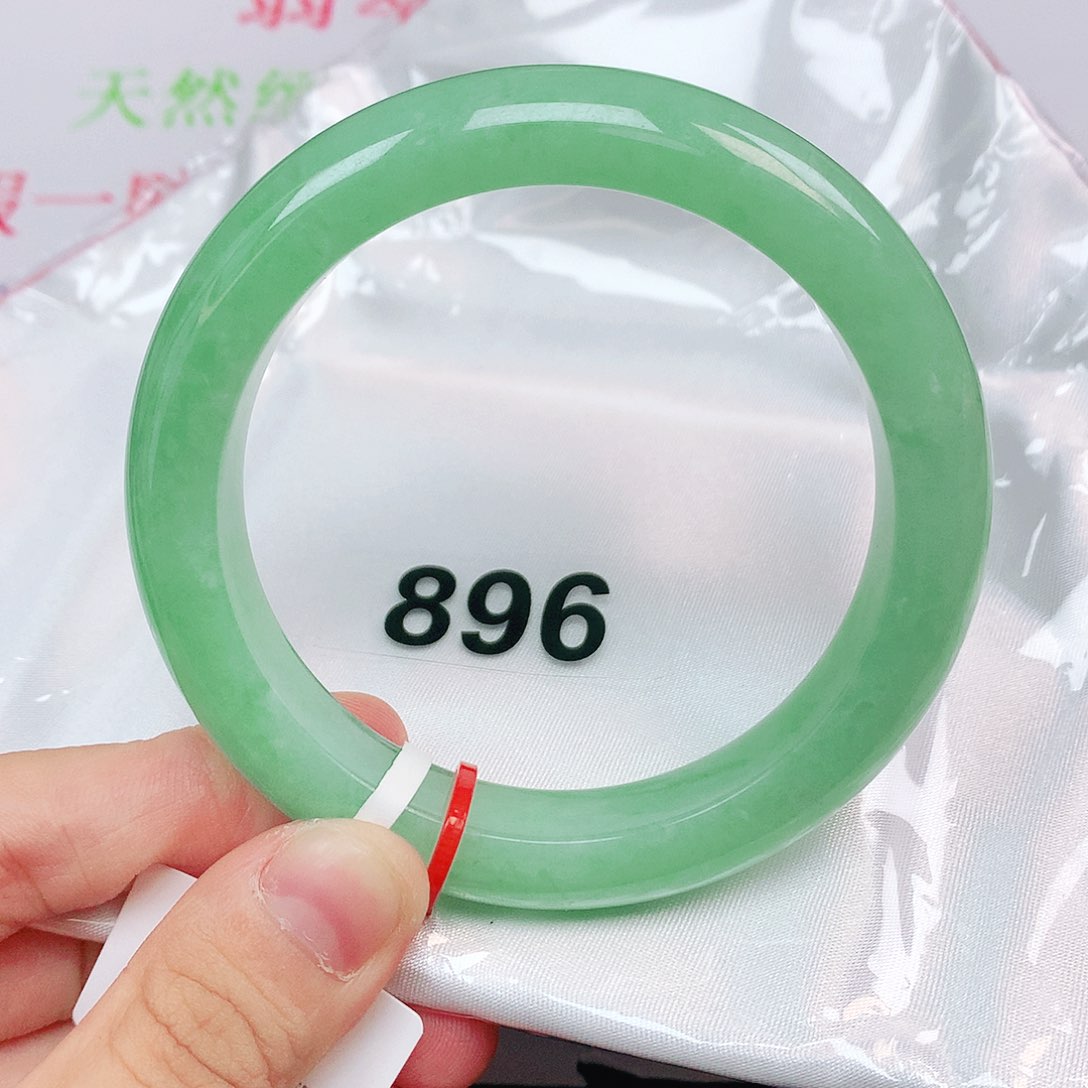 翡翠手镯未镶嵌56圈满绿圆条翡翠手镯