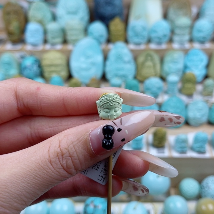 绿松石未镶嵌珠宝奇石