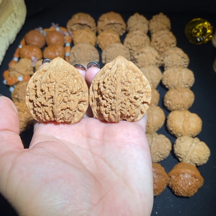 老***人文玩核桃吊坠44满天星