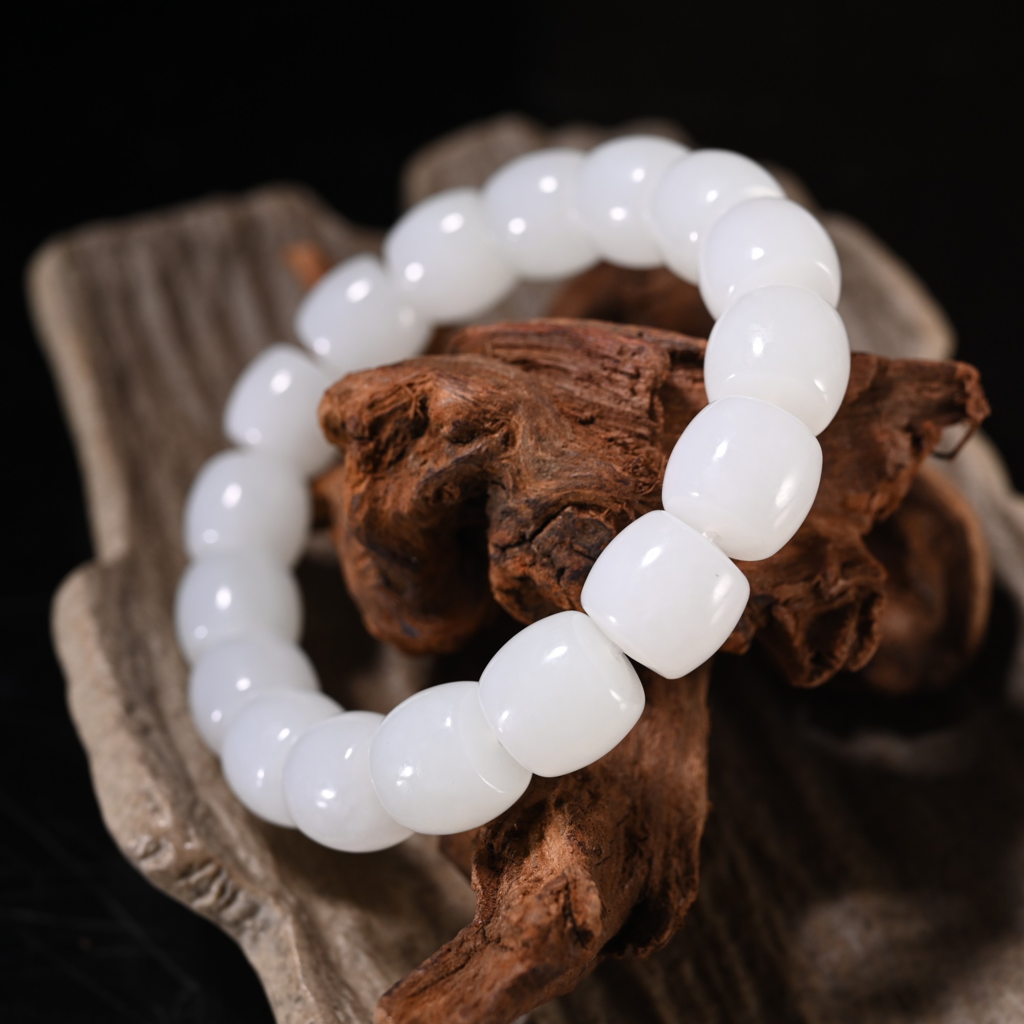 Lot8814 2510180627和田玉手串/匡时