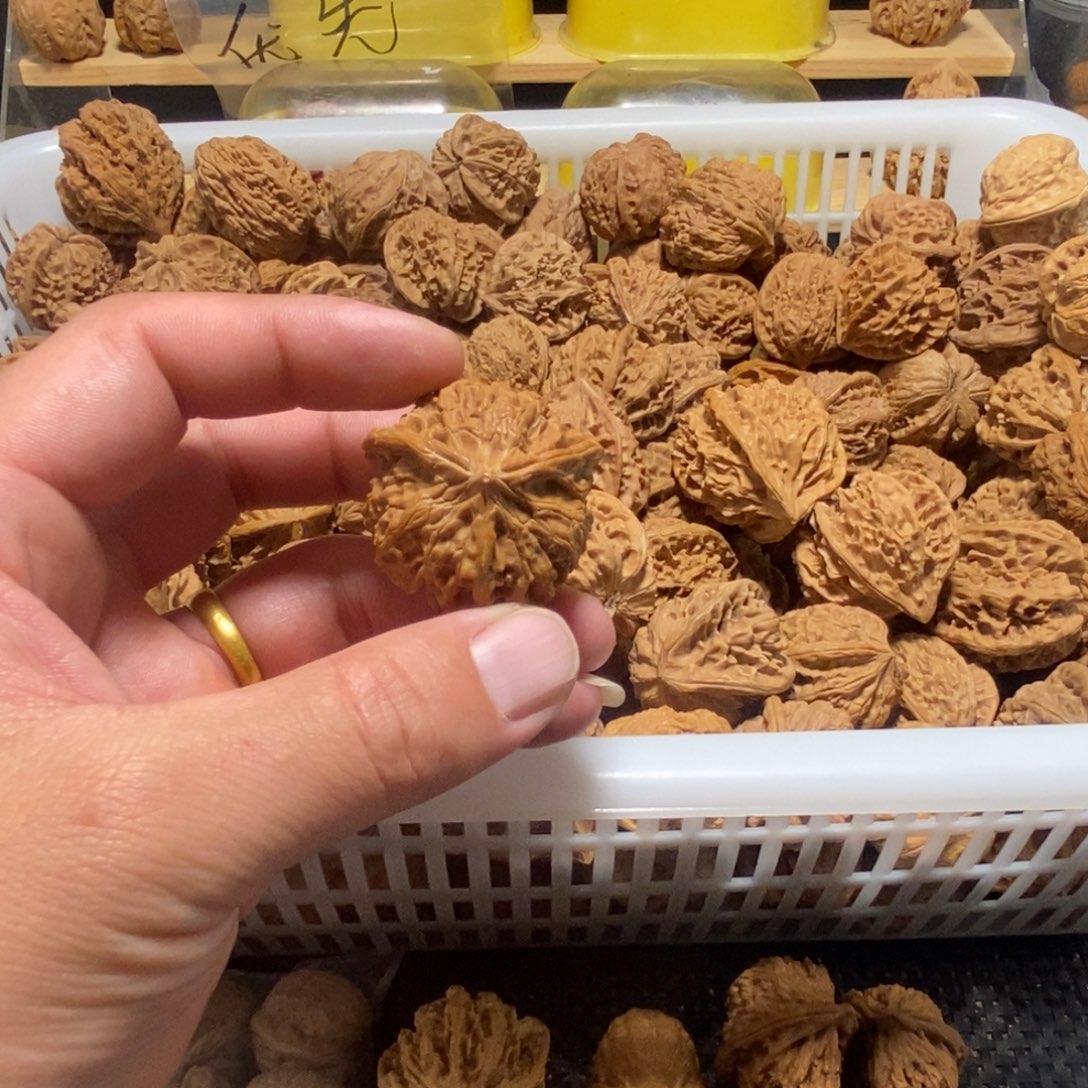 悦***成文玩核桃吊坠核桃异形