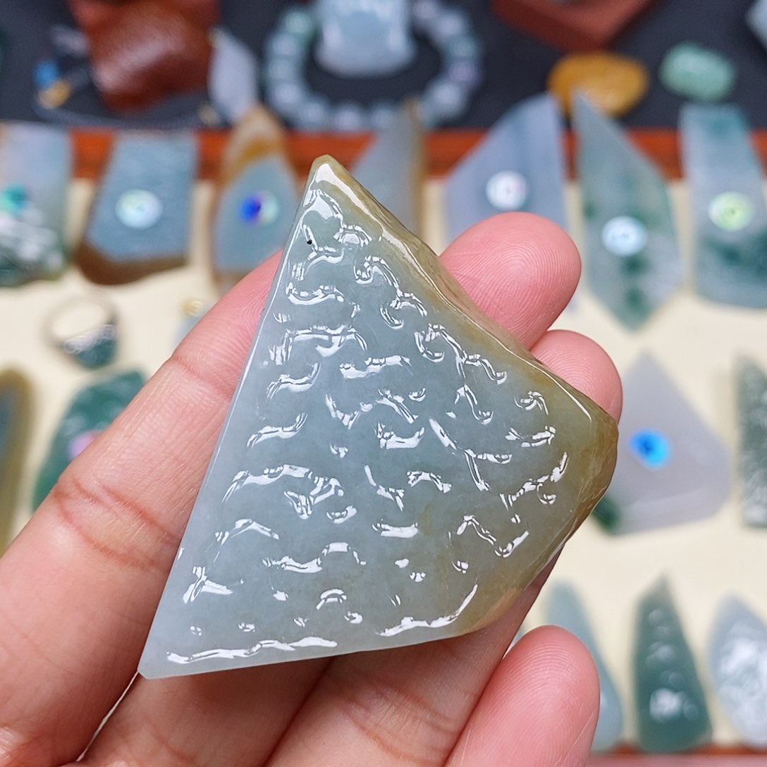 颈饰未镶嵌翡翠翡翠