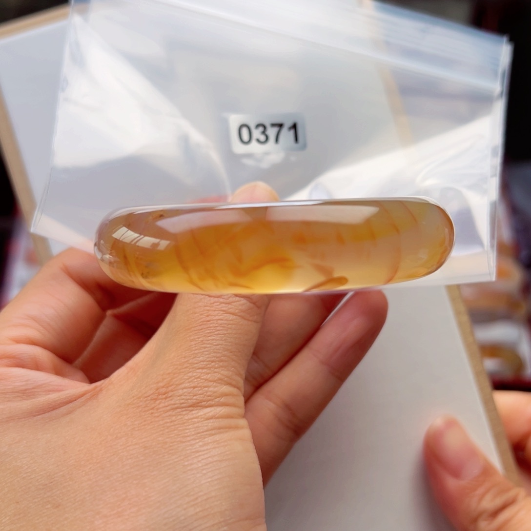 玛瑙/玉髓手镯未镶嵌落****君