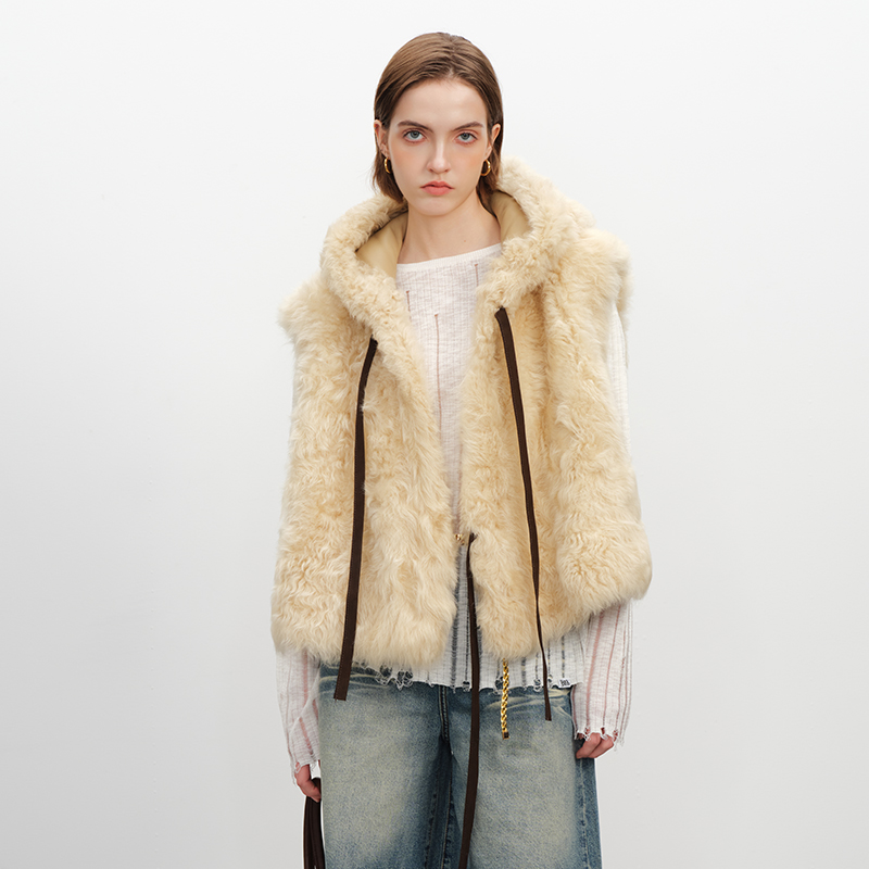 DESERTO 小野家西班牙进口托斯卡纳皮毛一体连帽外套女丨奶油泡芙