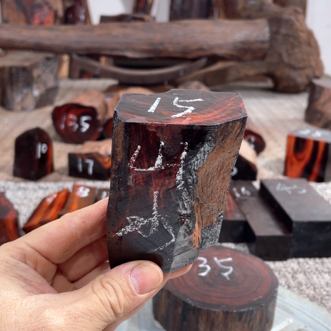 交趾黄檀（大红酸枝）