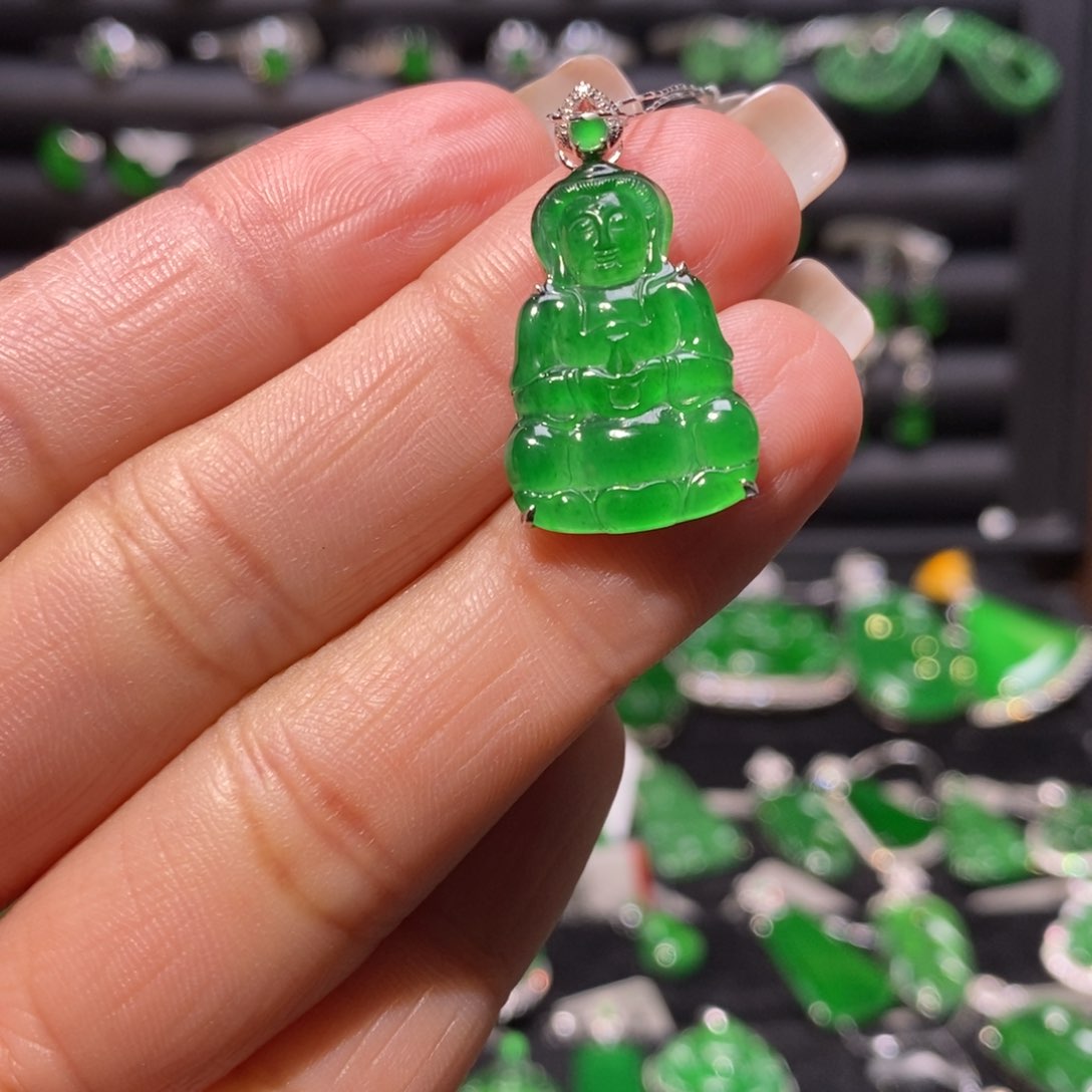 翡翠颈饰18K金镶嵌观音吊坠