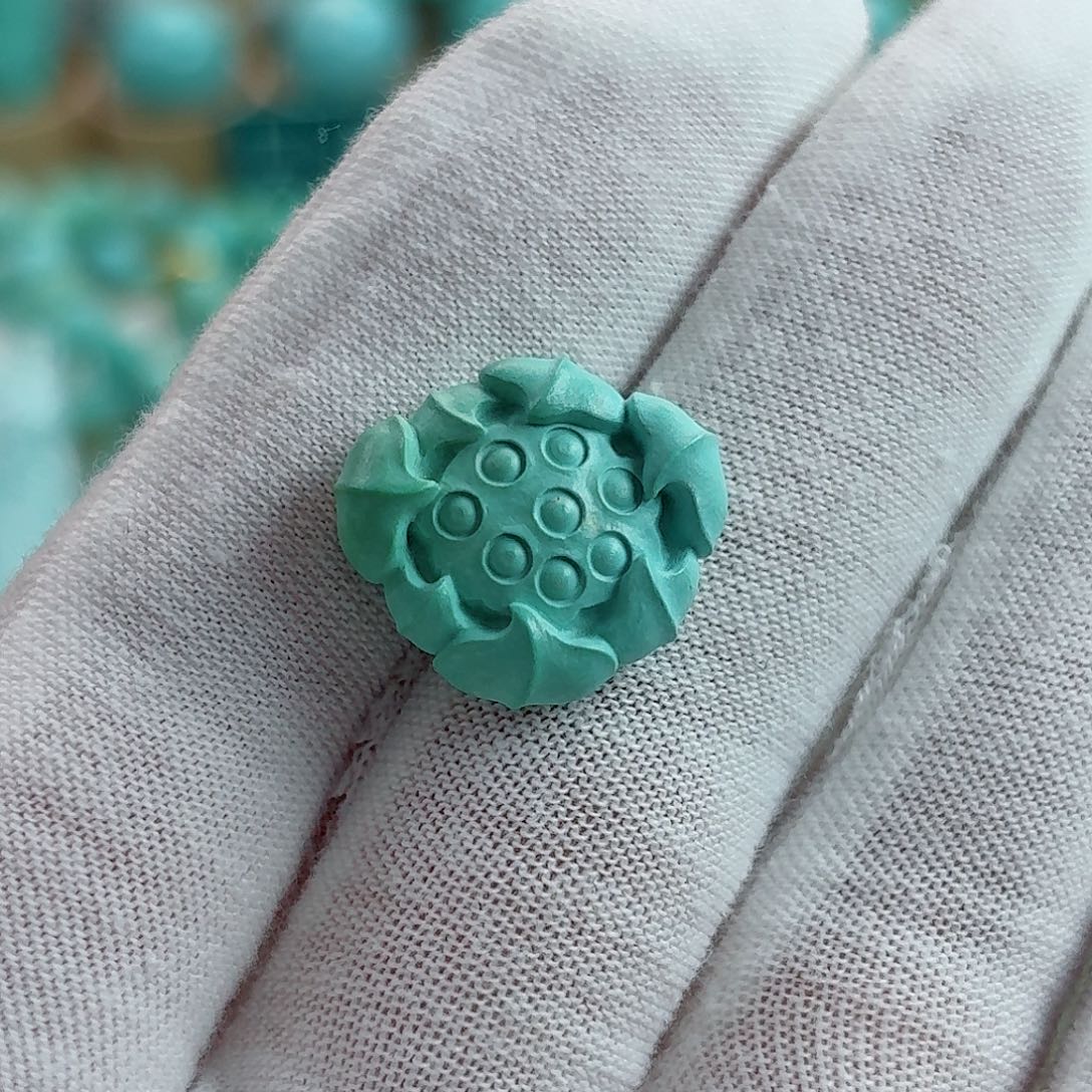 绿松石未镶嵌珠宝奇石