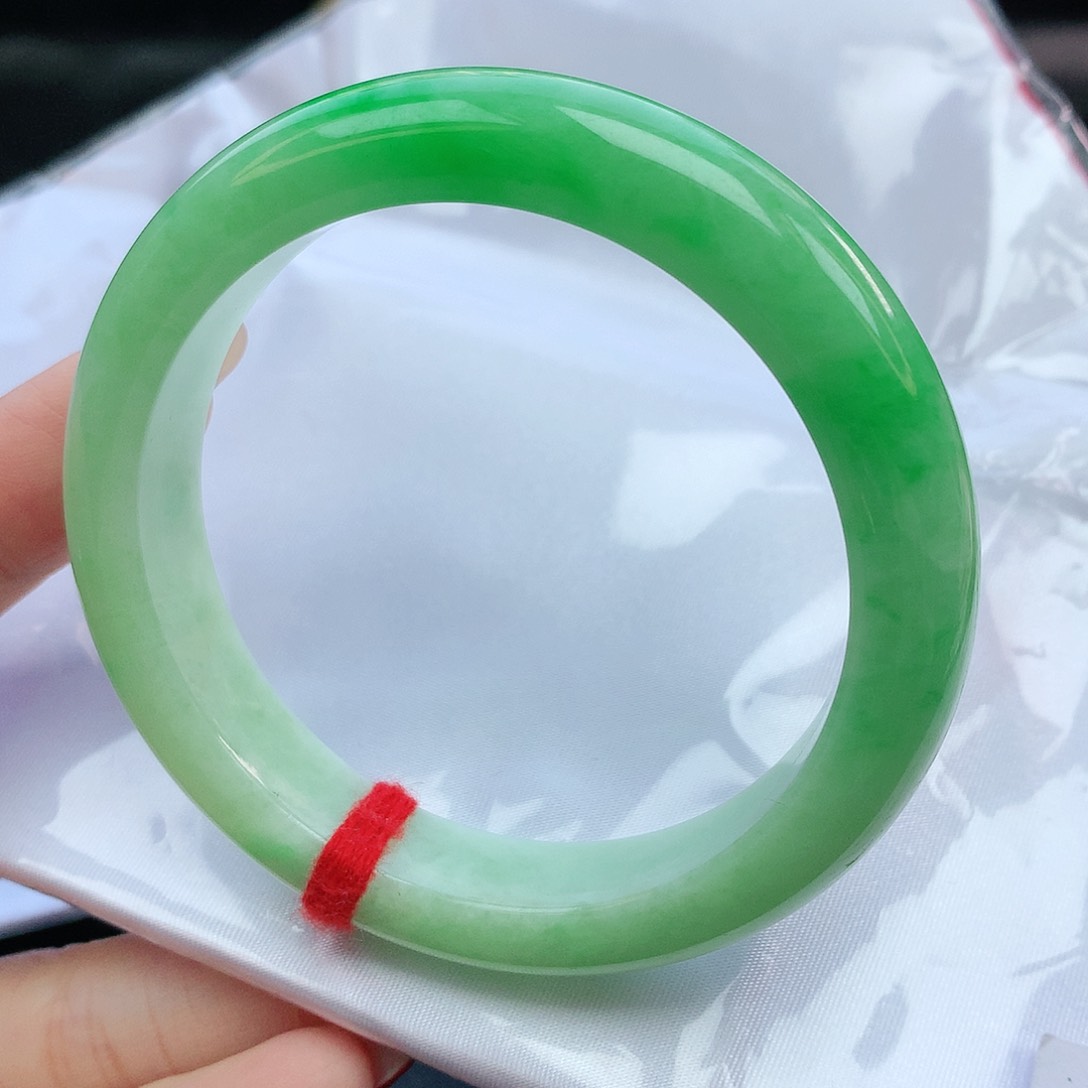 翡翠手镯未镶嵌58圈口882423