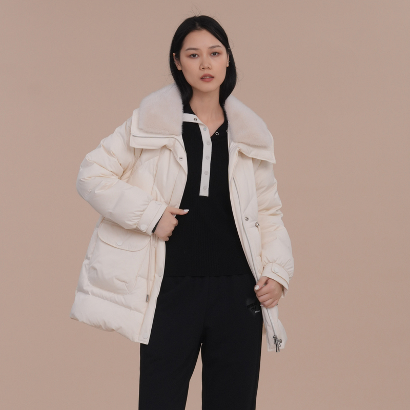 XG雪歌米白轻奢显瘦保暖毛领中长款羽绒服新款通勤加厚白鸭绒外套