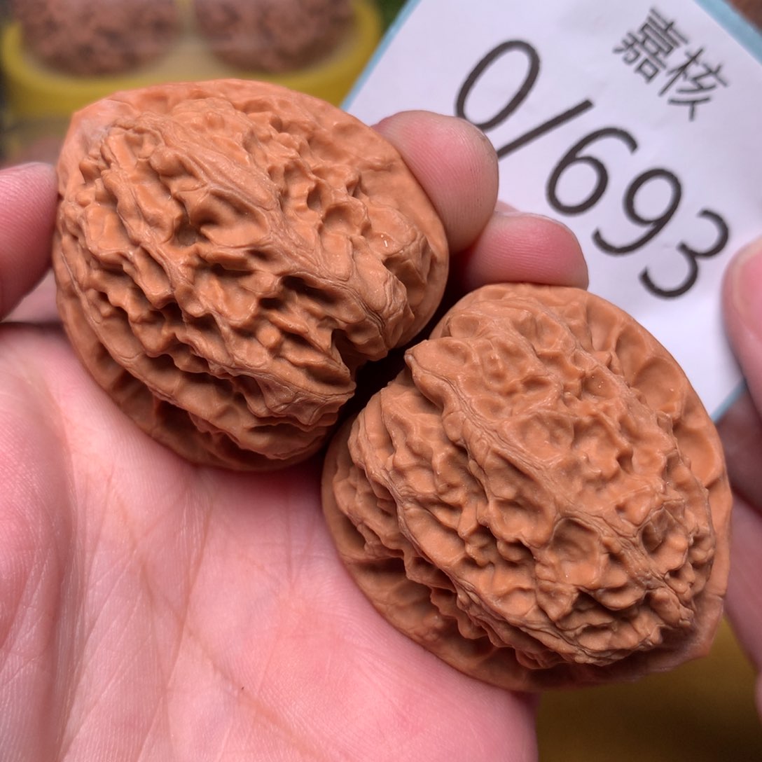 文玩核桃把件毕业金牛39