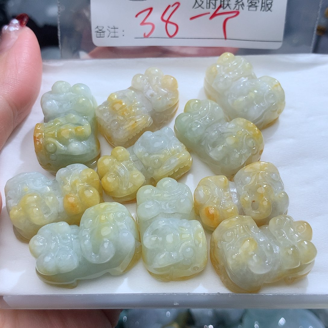 翡翠颈饰未镶嵌2273。