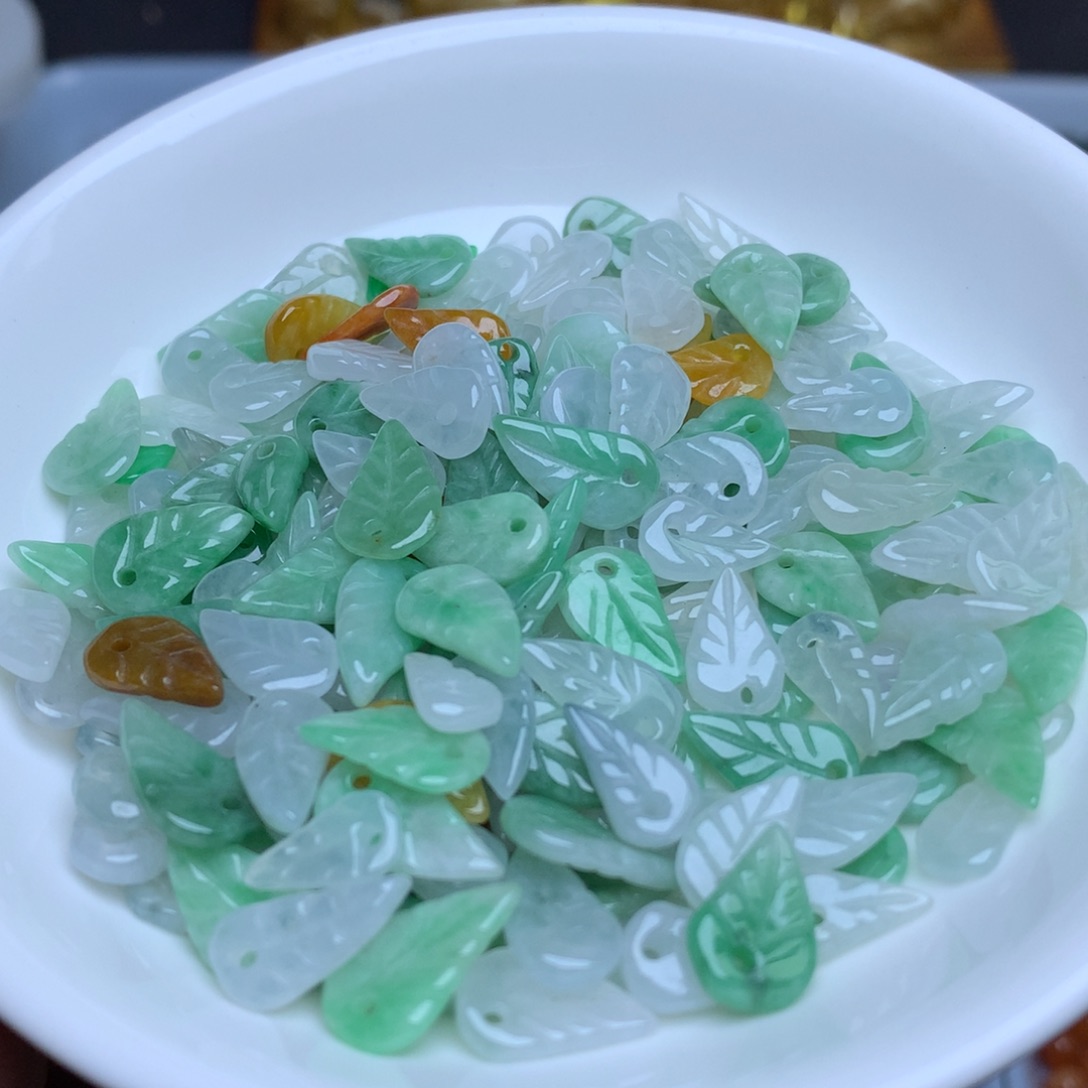 【闪购商品】翡翠手链未镶嵌冰三彩小树叶20个